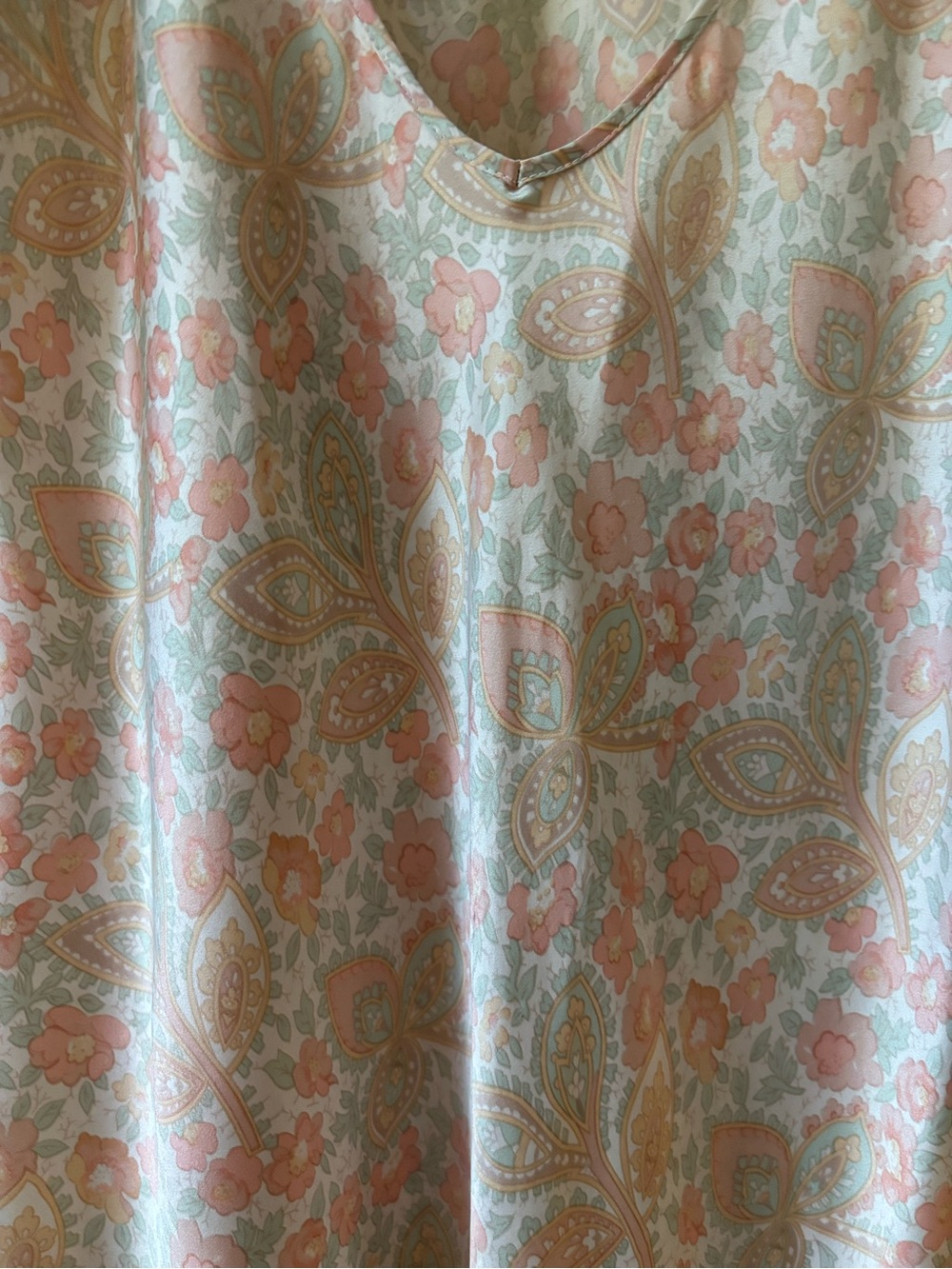 Vintage Carole M. Studio Peach Floral Paisley Silk Slip - Picture 4 of 4